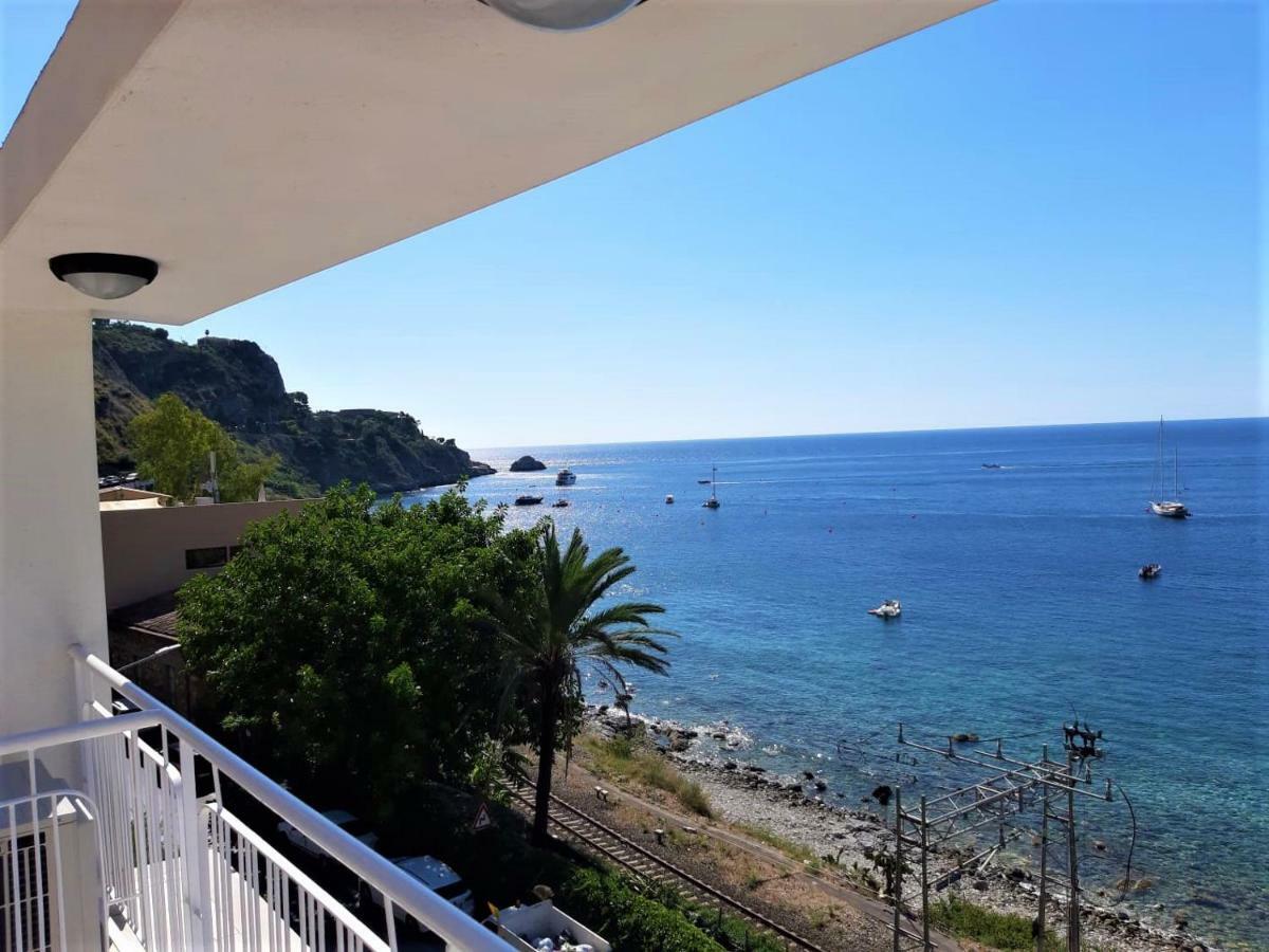 Baia Degli Albatros Apartamento *